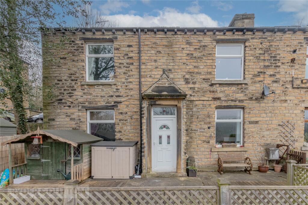 3 bedroom end of terrace house for sale in Meg Lane, Longwood, Huddersfield, West Yorkshire, HD3