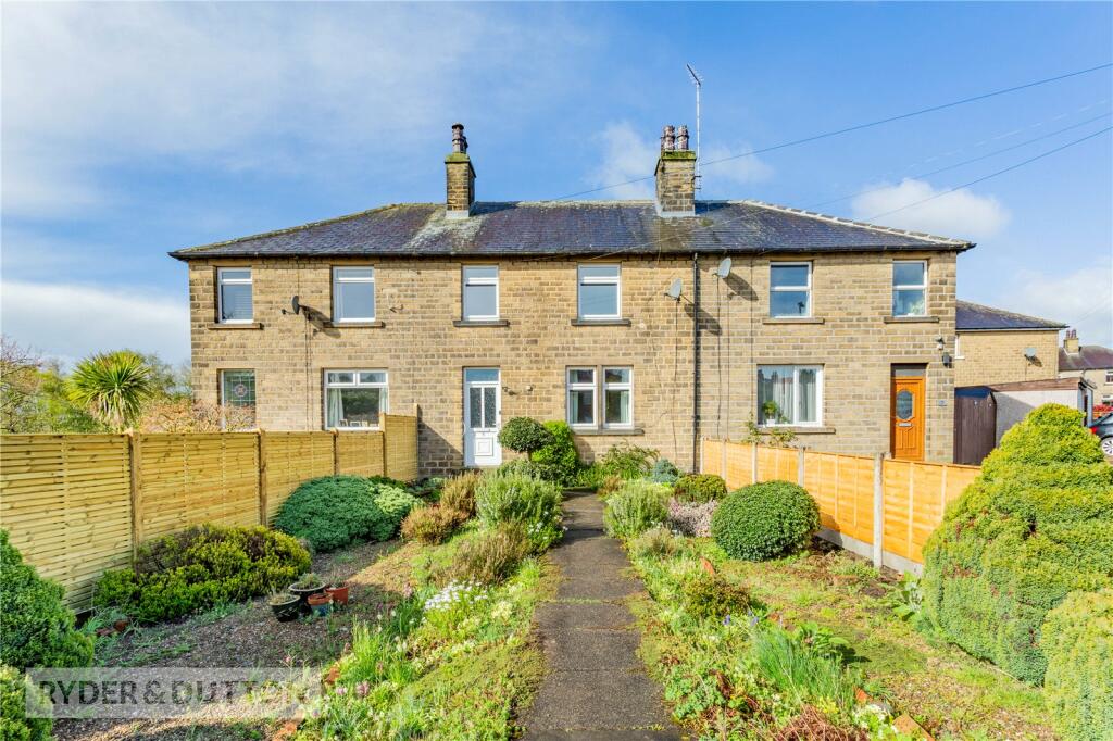 3 bedroom terraced house for sale in Castle Avenue, Newsome, Huddersfield, West Yorkshire, HD4