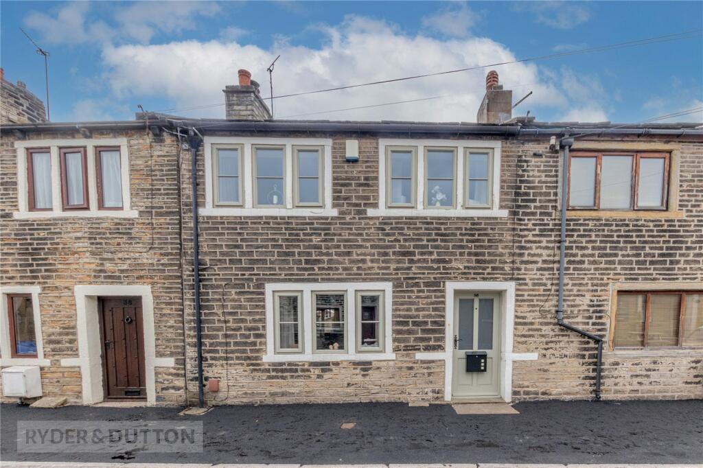 2 bedroom terraced house for sale in Towngate, Huddersfield, West