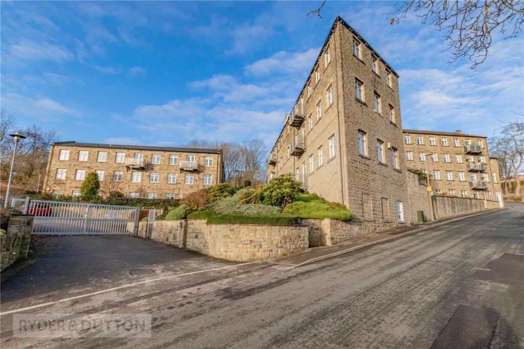 Main image of property: Sharp Lane, Almondbury, Huddersfield, West Yorkshire, HD4