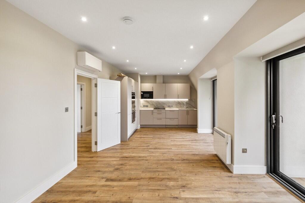 Main image of property: Brent Street, London, NW4