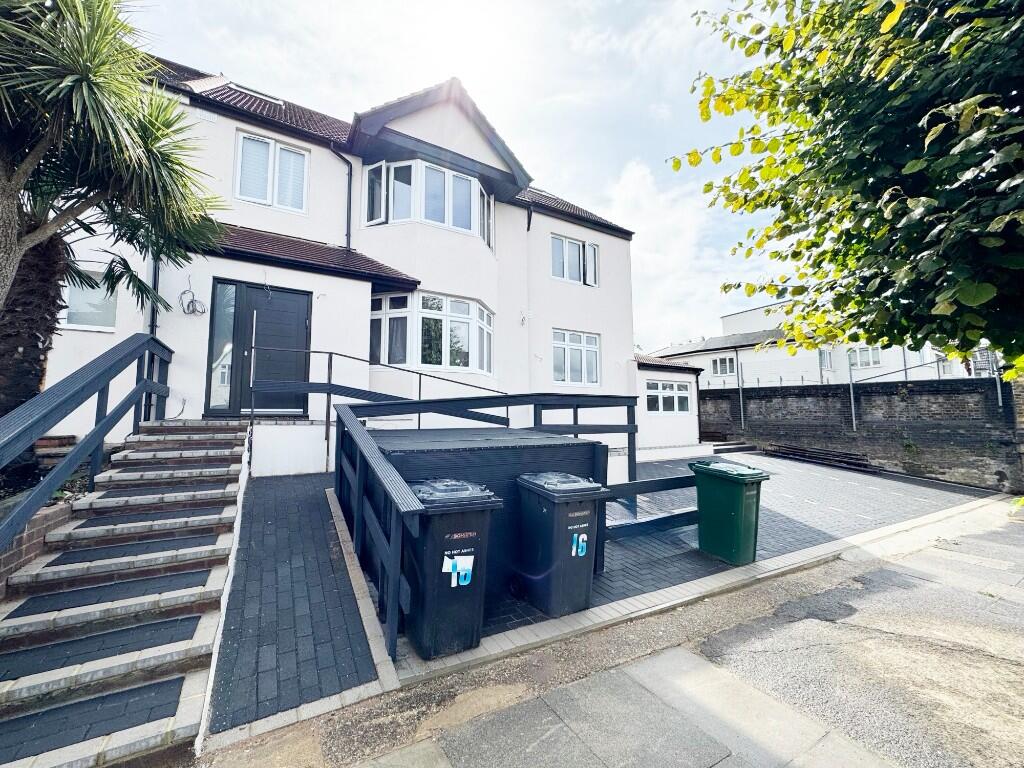 Main image of property: Montpelier Rise, London, NW11