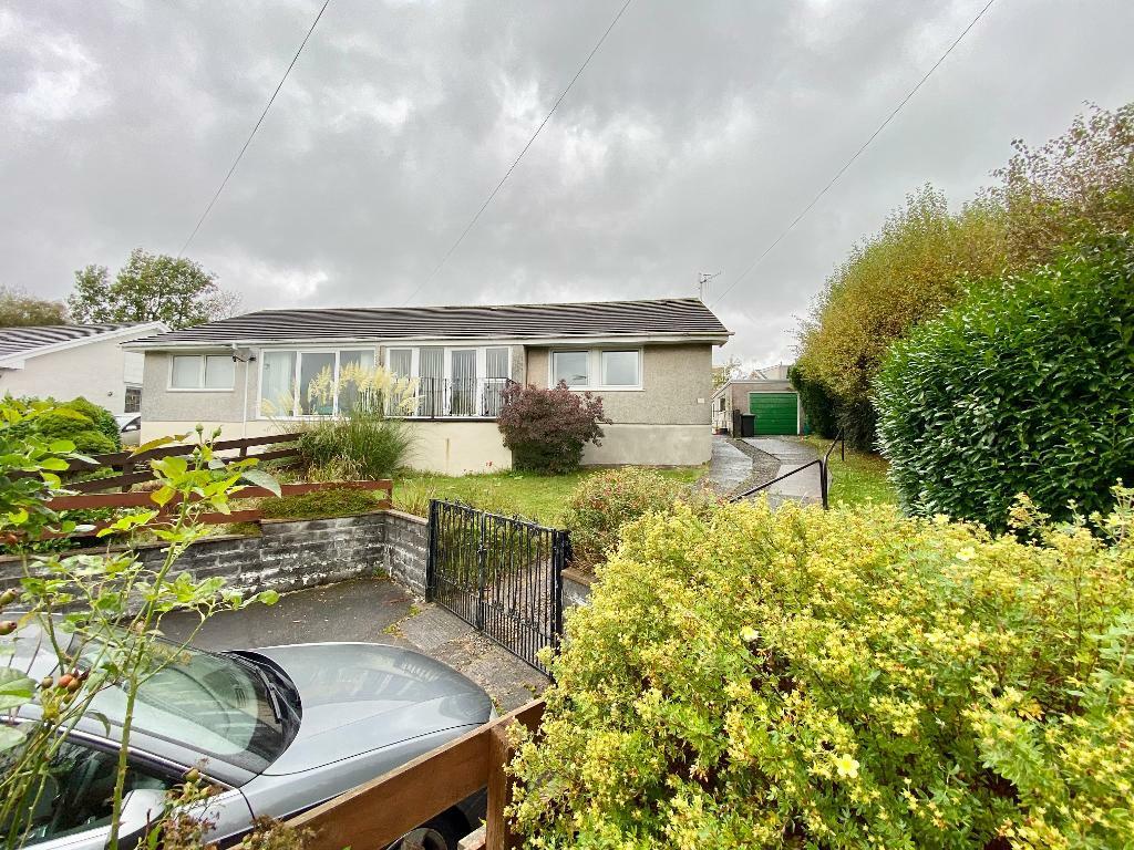 3 bedroom semidetached bungalow for sale in Woodland Park, Penderyn