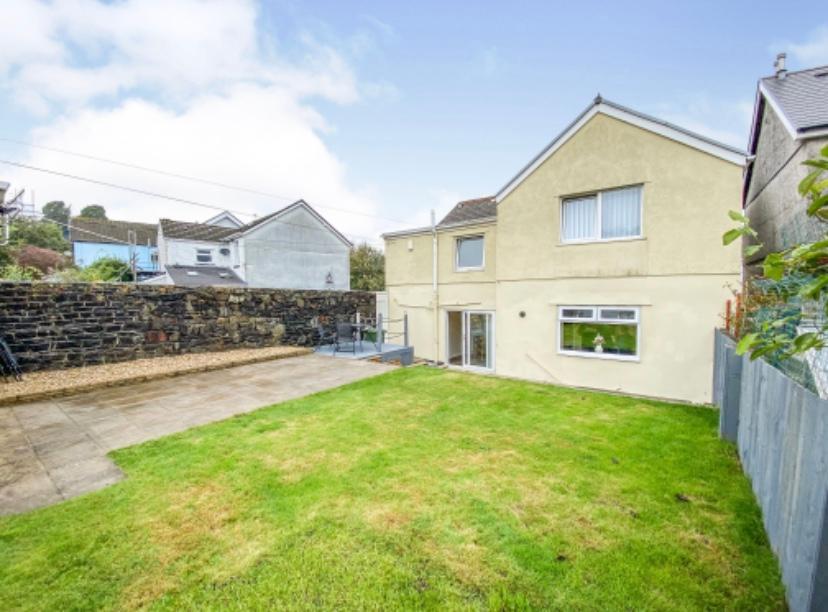 4 bedroom detached house for sale in Llewellyn Street, Trecynon