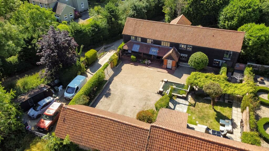 5 bedroom barn conversion for sale in Kedington Road, Sturmer, Essex, CB9