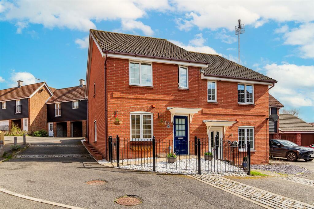 3 bedroom semidetached house for sale in Sperling Drive, Haverhill, CB9