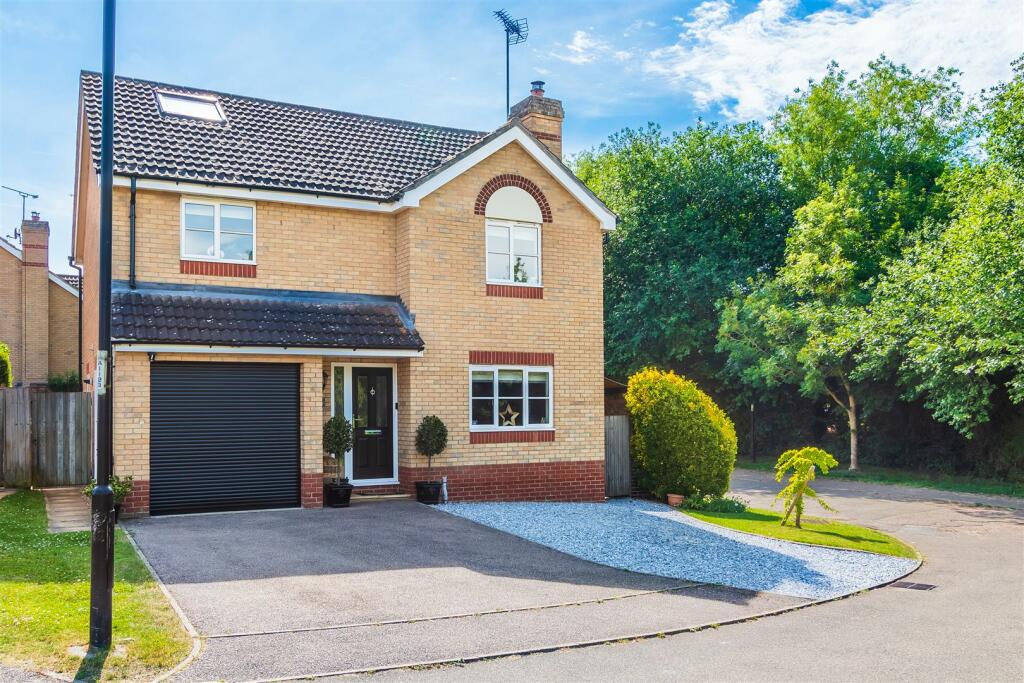 5 bedroom detached house for sale in Lane End, Haverhill, CB9