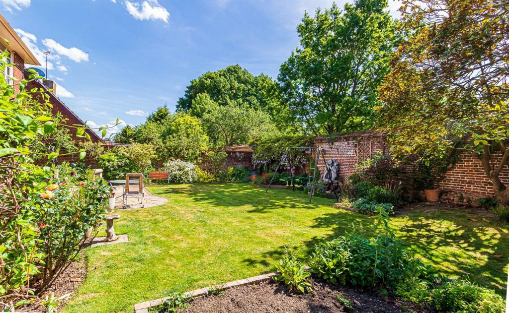 Additional property image - Hamlet Road, Haverhill