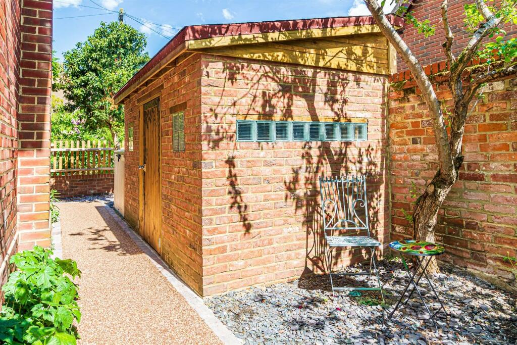 Additional property image - Hamlet Road, Haverhill