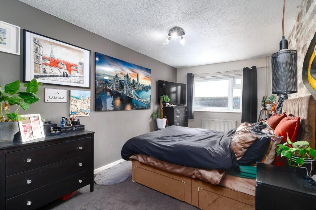 Additional property image - Falcon Close, Haverhill