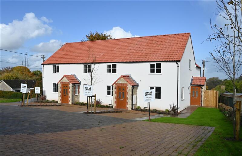 2 bedroom terraced house for sale in Bowden Hill, BA3