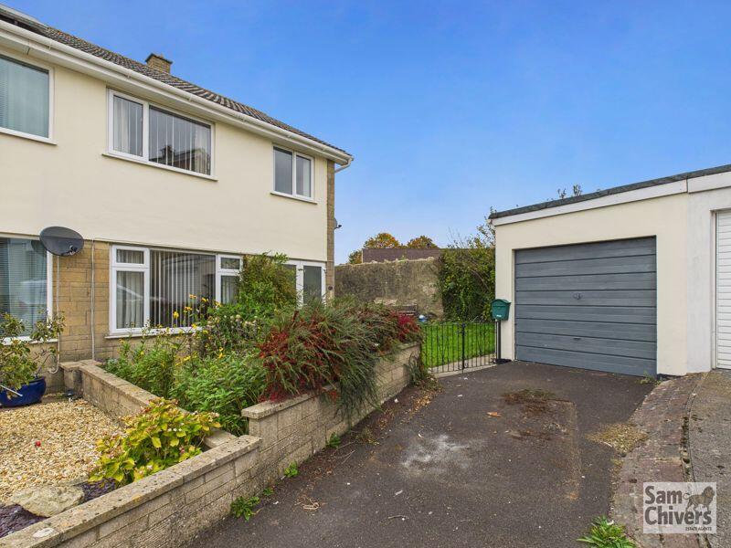 3 bedroom semi-detached house