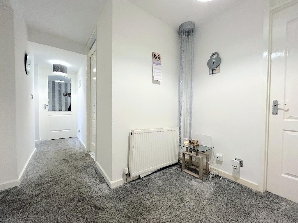 2 bedroom flat for sale in 22 Tiree Place, Hallglen, Falkirk, FK1 2PP, FK1