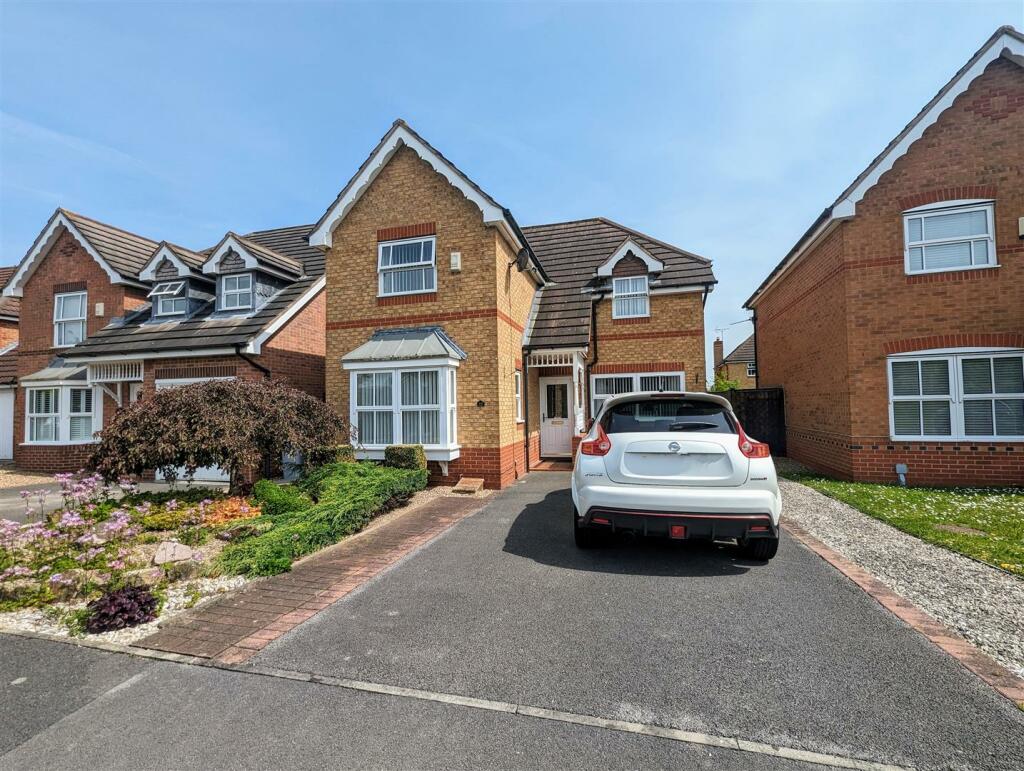 3 bedroom detached house for sale in Winstanley Drive, Newark, NG24