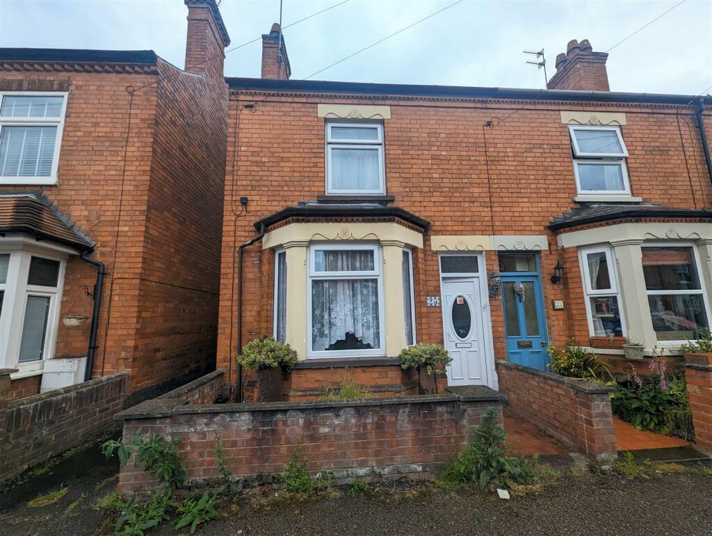 3 bedroom end of terrace house for sale in Milner Street, Newark, NG24