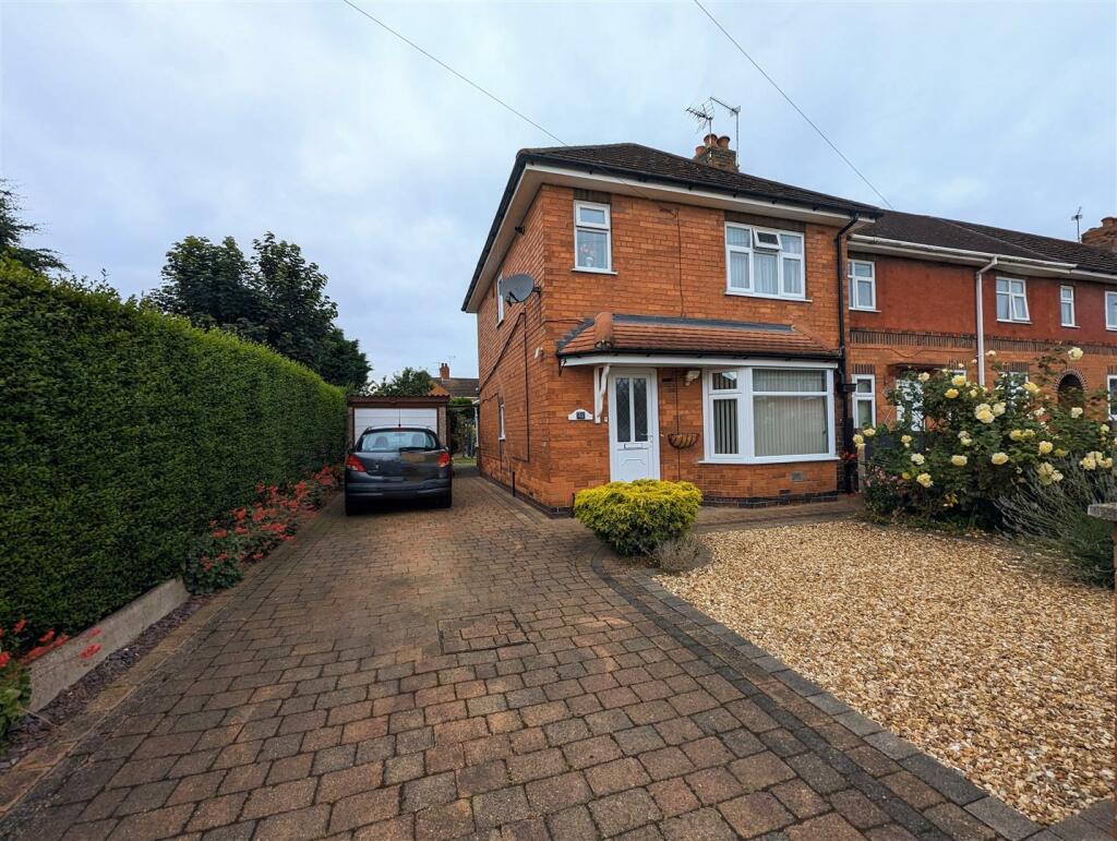 3 bedroom end of terrace house for sale in Cranmer Road, Newark, NG24