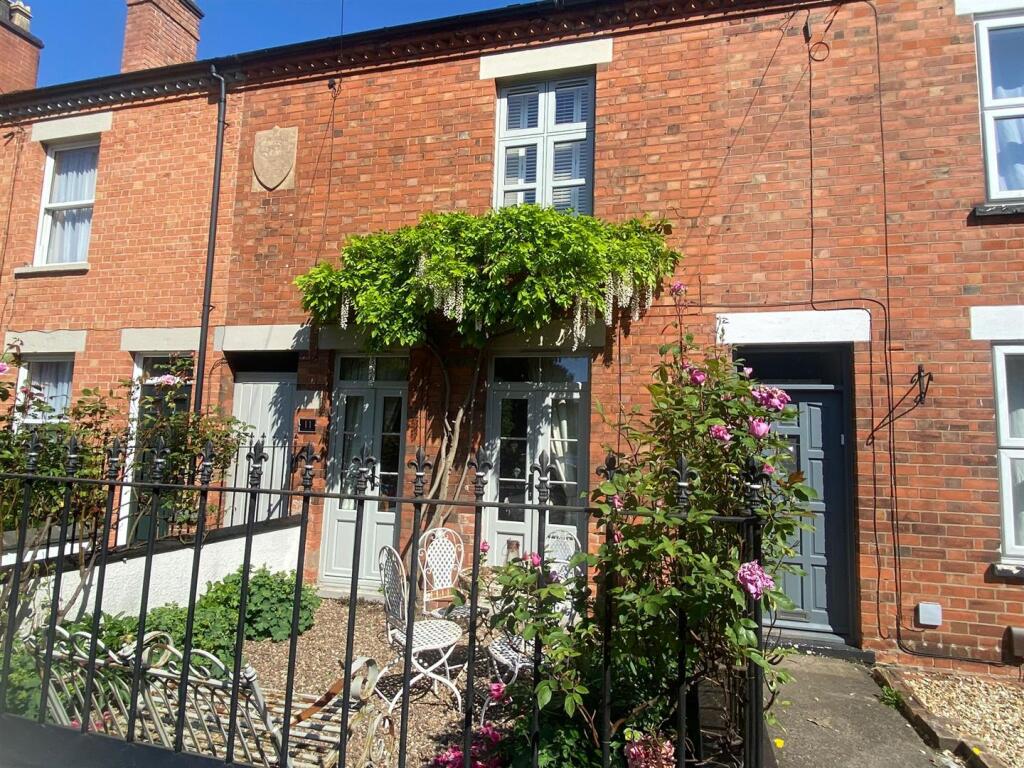 3 bedroom terraced house