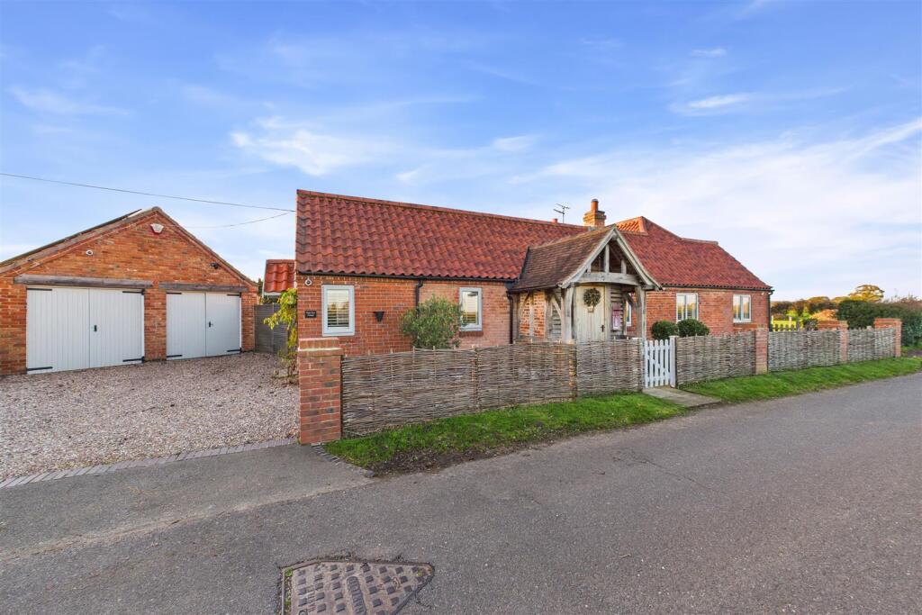Main image of property: Bathley Lane, Little Carlton, Newark