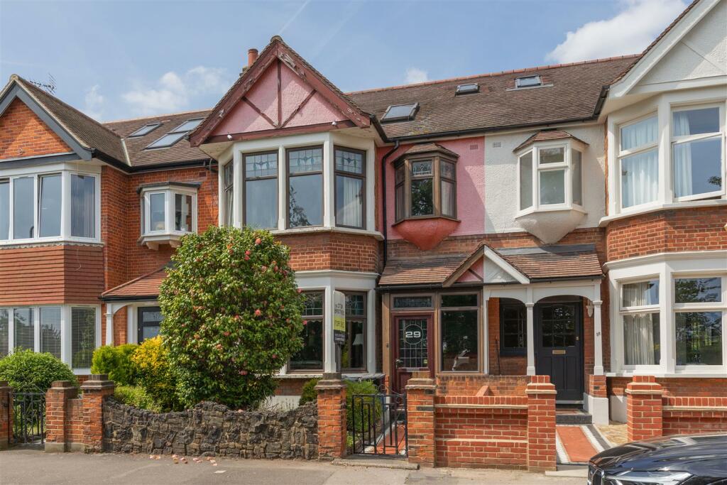 4 bedroom terraced house for sale in Lake House Road, Wanstead, E11