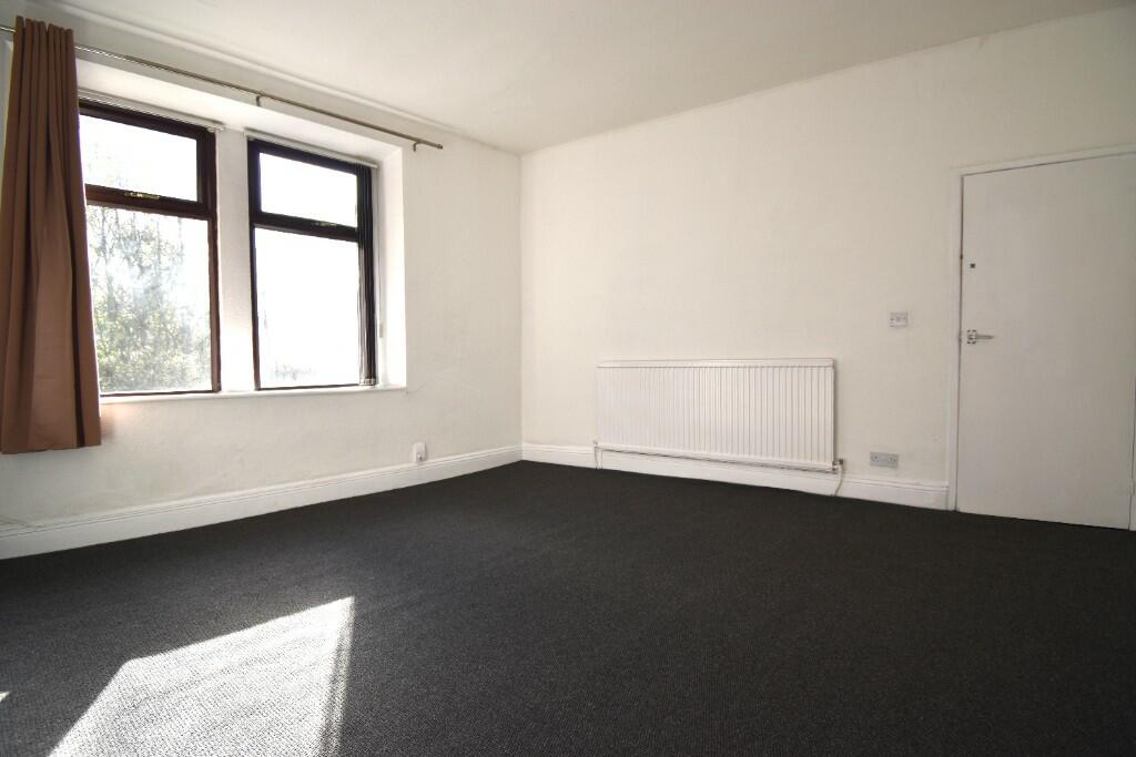 2 bedroom terraced house for rent in Keighley Road, Halifax, West