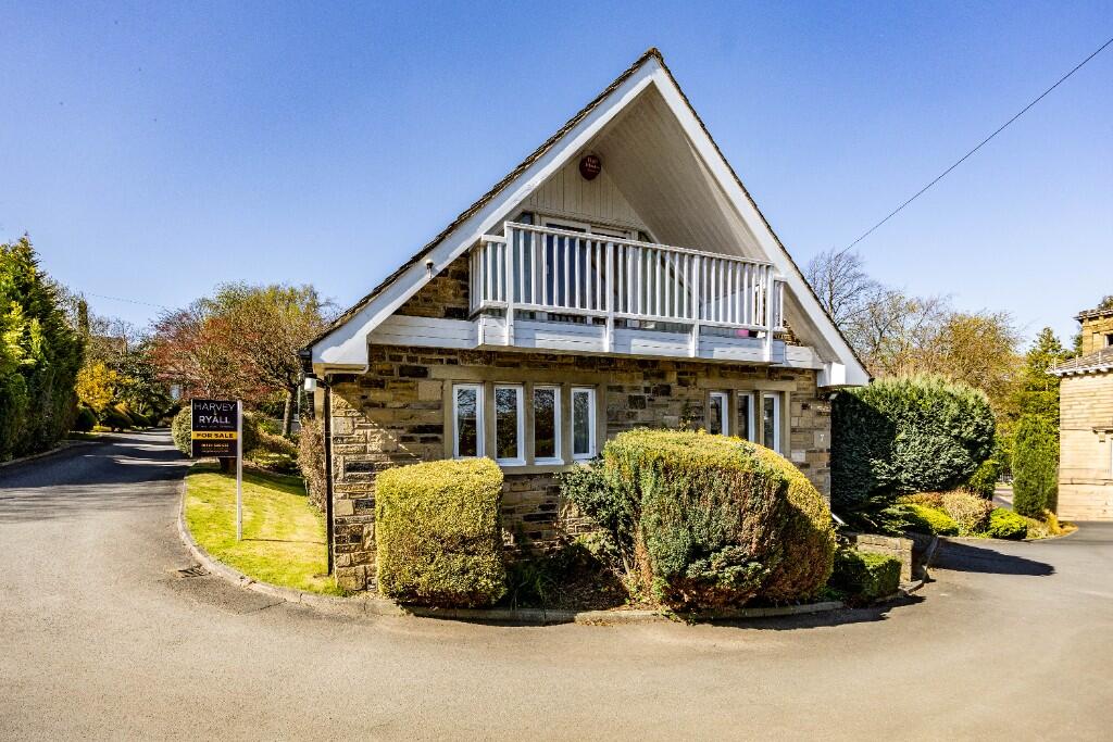 Main image of property: Ravensdeane, Thornhill Road, Huddersfield, West Yorkshire, HD3