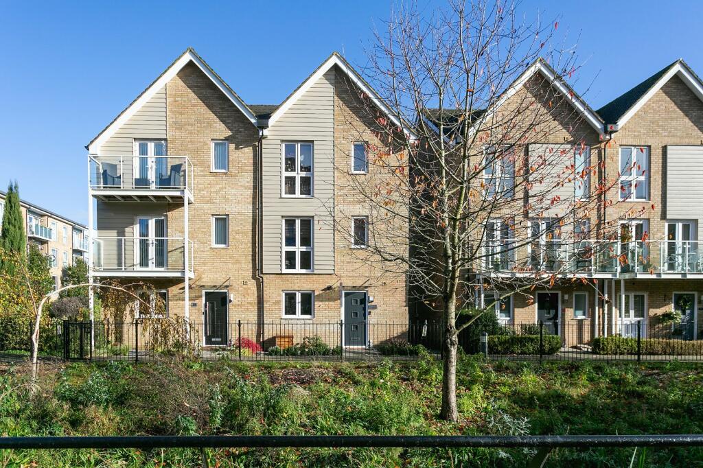 5 bedroom semidetached house for sale in Croxley Road, Nash Mills