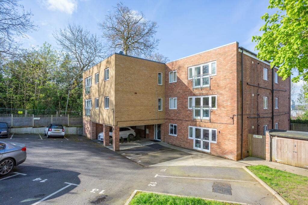 2 bedroom apartment for sale in Turners Hill, Hemel Hempstead