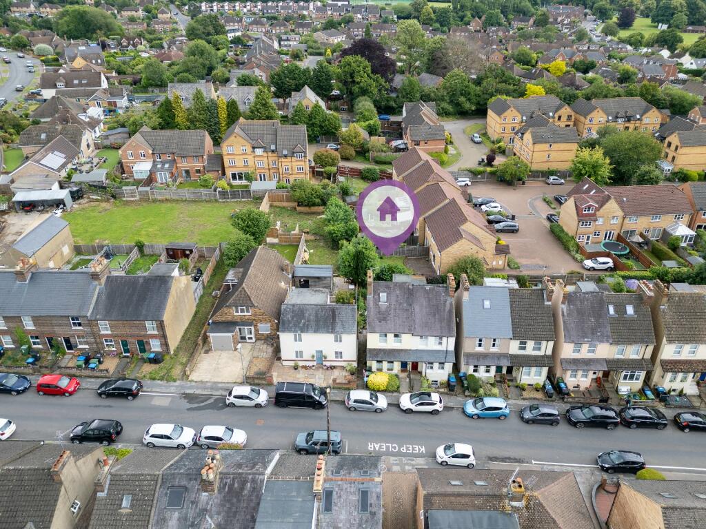3 bedroom semidetached house for sale in Cowper Road, Hemel Hempstead
