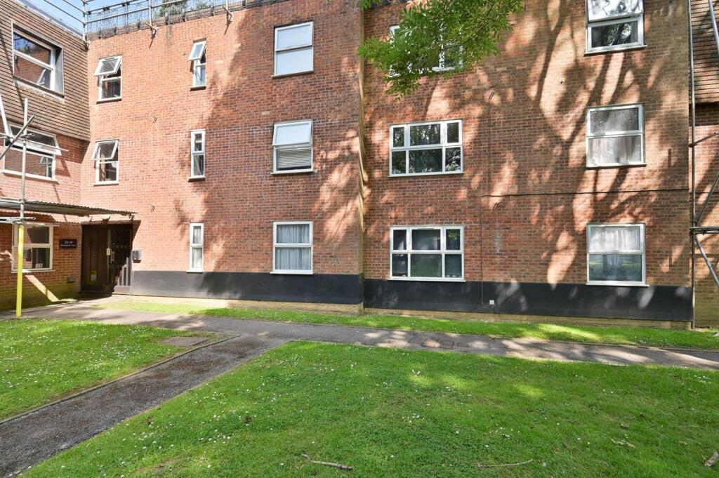 Main image of property: Bovingdon Court, Windsor Close, Hemel Hempstead, HP3
