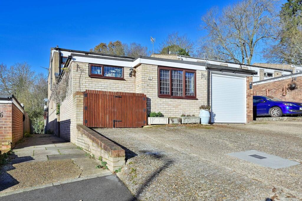 Main image of property: Brambling Rise, Hemel Hempstead, HP2