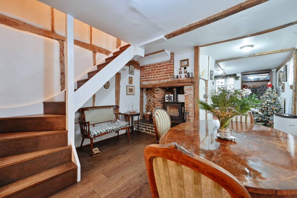 Main image of property: High Street, Hemel Hempstead, HP1