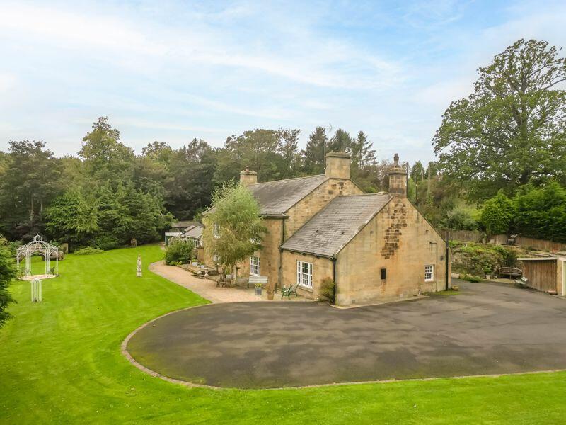 4 bedroom detached house for sale in Stannington Vale, Stannington