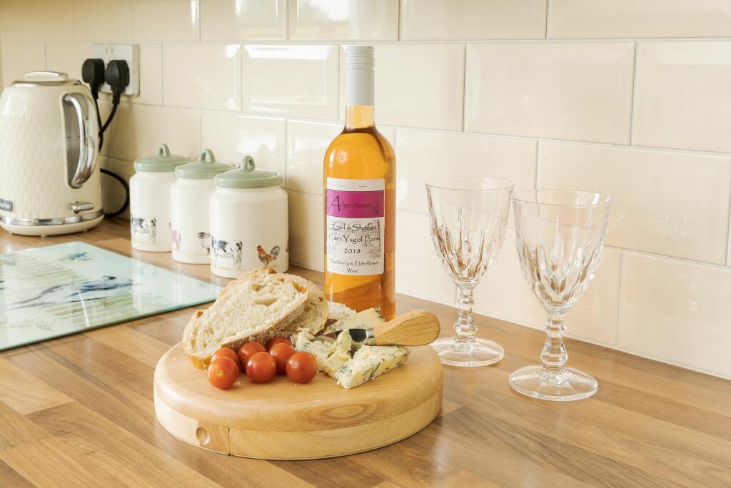 Additional property image - Cae'r Ysgol Farm, Tonyrefail, Porth