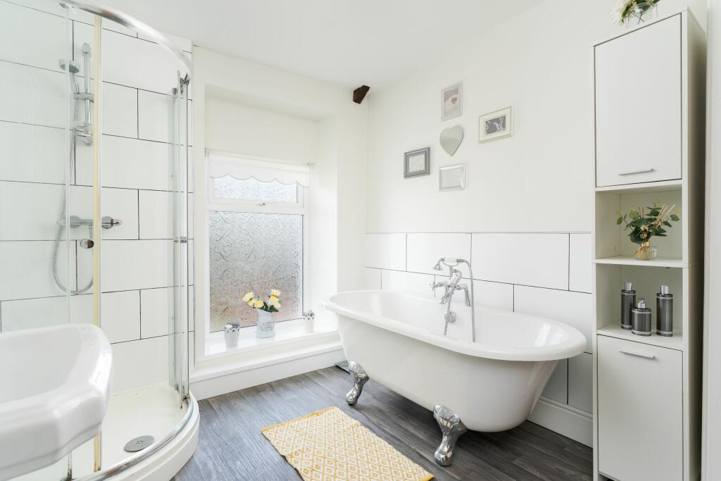 Additional property image - Cae'r Ysgol Farm, Tonyrefail, Porth
