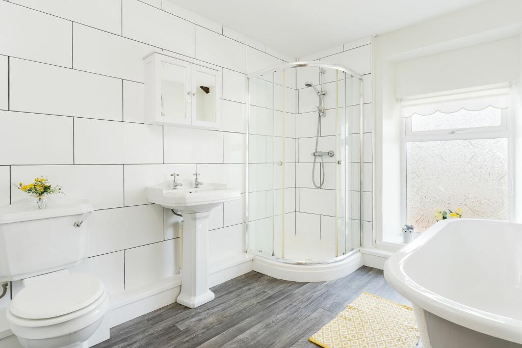 Additional property image - Cae'r Ysgol Farm, Tonyrefail, Porth