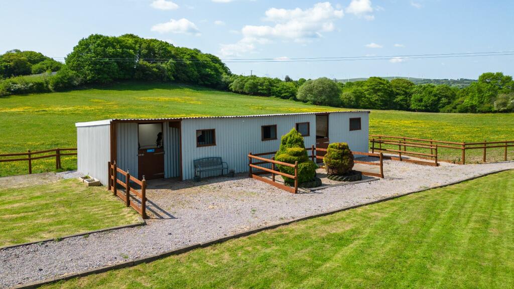 Additional property image - Cae'r Ysgol Farm, Tonyrefail, Porth