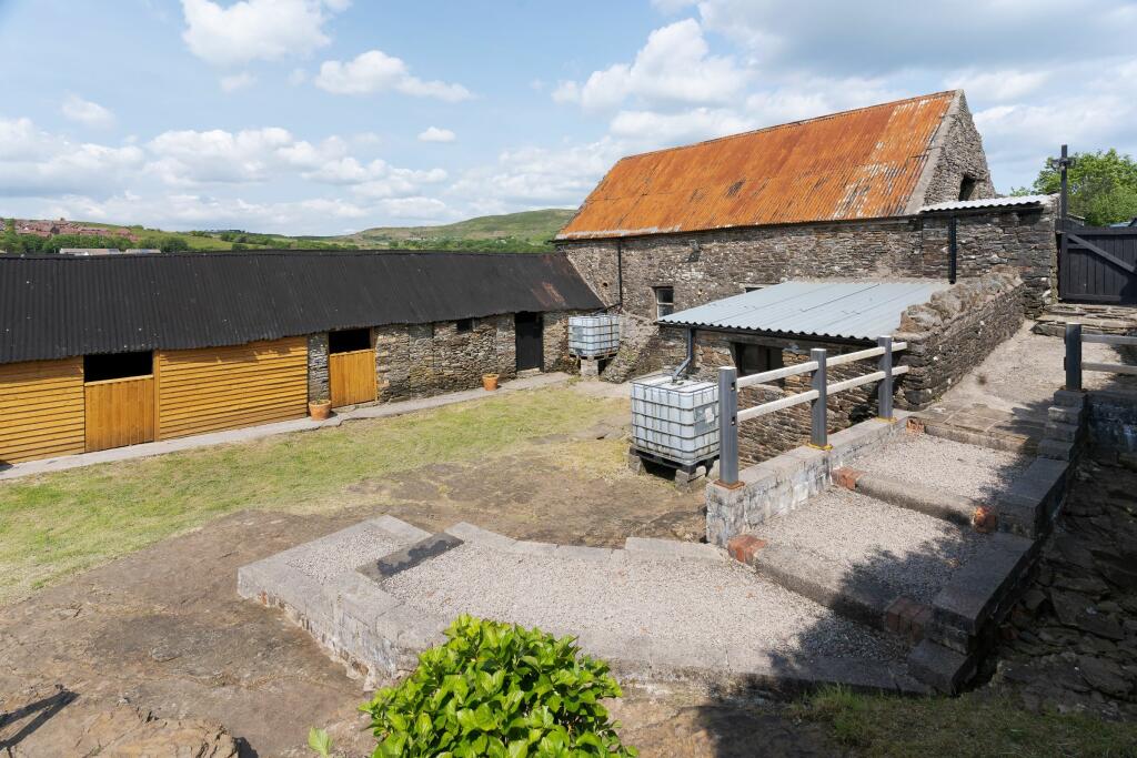 Additional property image - Cae'r Ysgol Farm, Tonyrefail, Porth