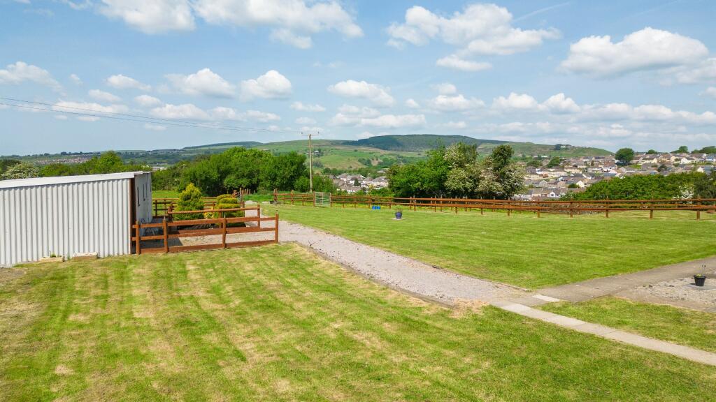 Additional property image - Cae'r Ysgol Farm, Tonyrefail, Porth