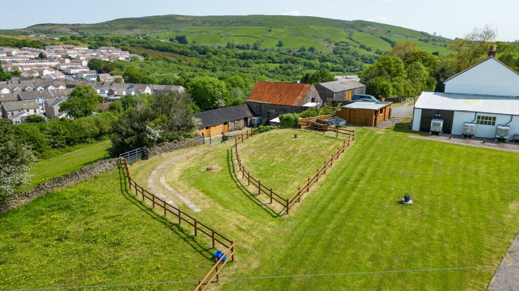 Additional property image - Cae'r Ysgol Farm, Tonyrefail, Porth