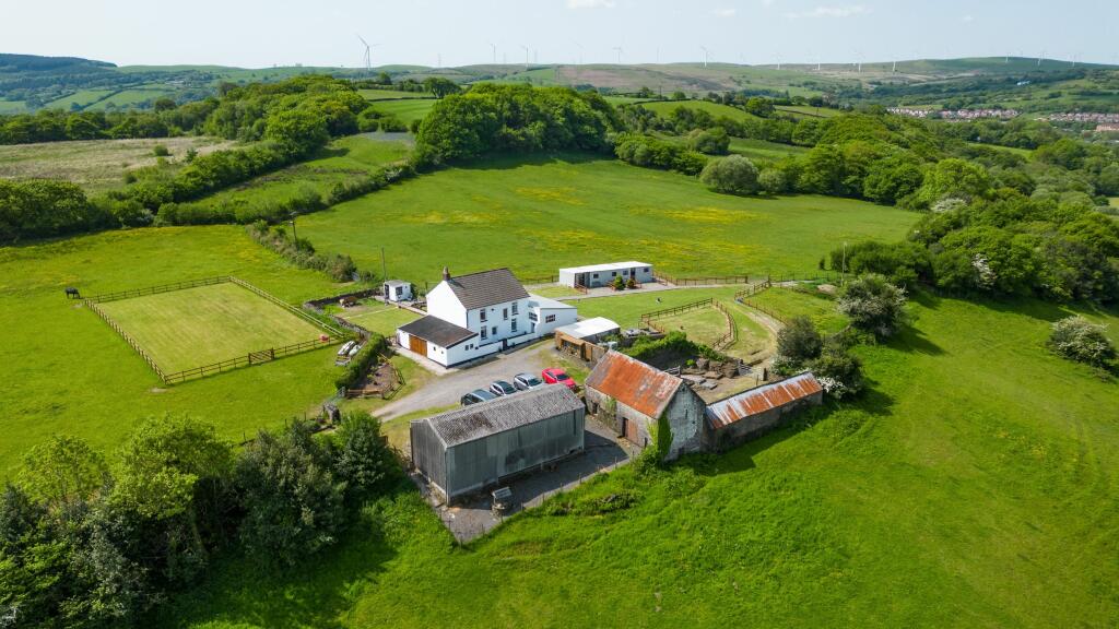 Additional property image - Cae'r Ysgol Farm, Tonyrefail, Porth