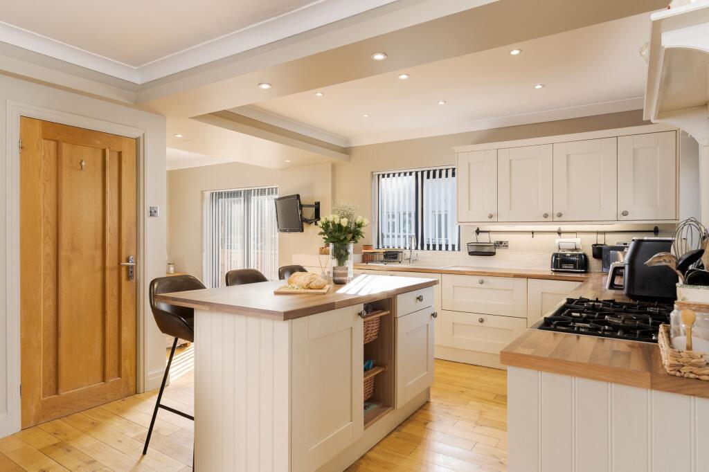 Additional property image - Robgill, Gwern-Y-Steeple, Peterston-Super-Ely