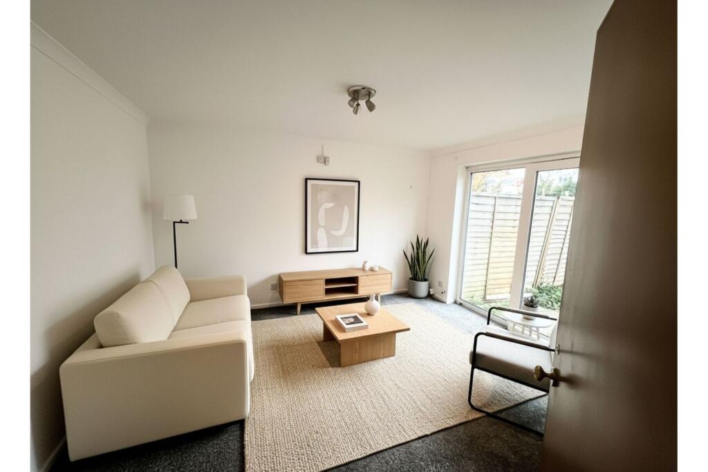 Main image of property: Yeomans Ride, Hemel Hempstead, HP2