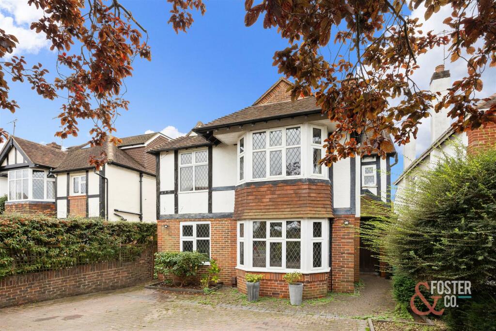 5 bedroom detached house for sale in Goldstone Crescent, Hove, BN3