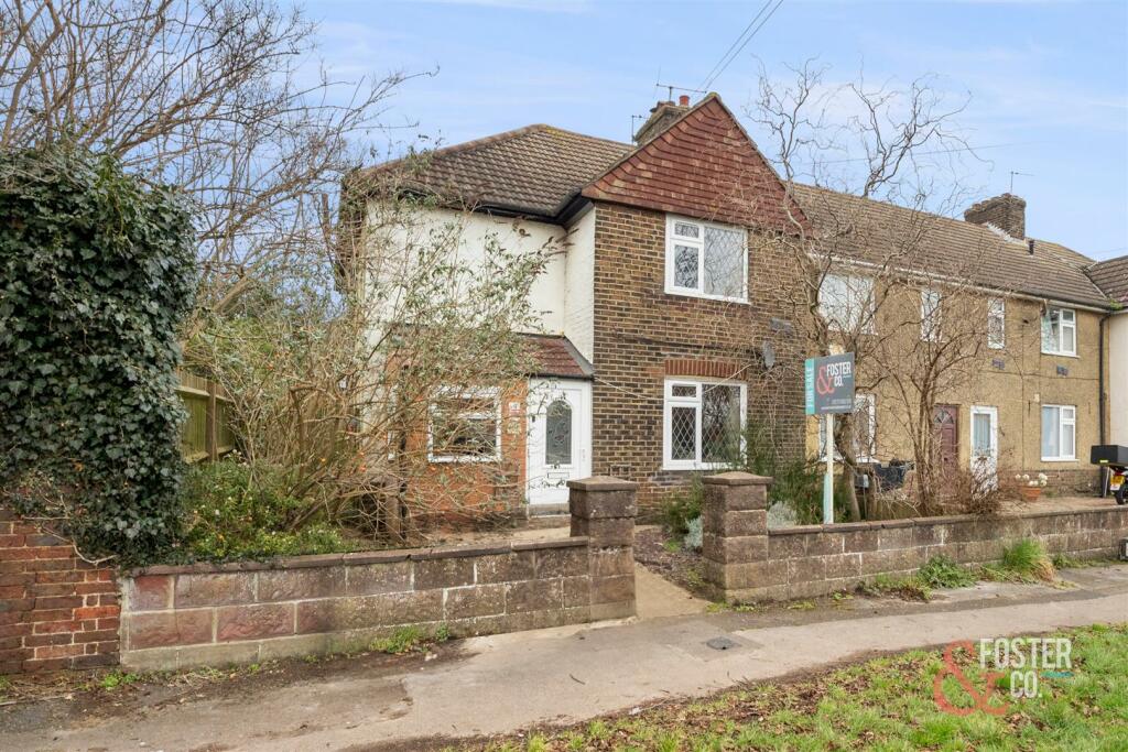3 bedroom end of terrace house for sale in Old Shoreham Road, Hove, BN3