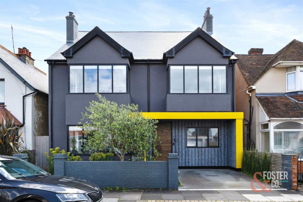 4 bedroom detached house for sale in Modena Road, Hove, BN3