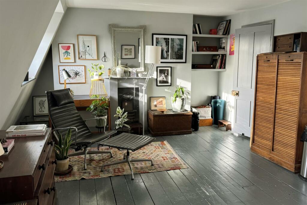 Additional property image - Montpelier Place, Brighton