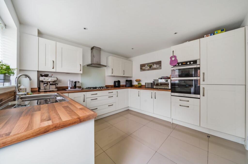 5 bedroom detached house for sale in Burgoyne Avenue, Wootton, Bedford