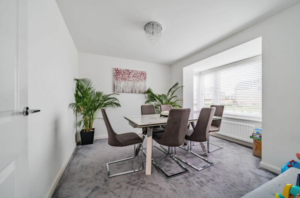 5 bedroom detached house for sale in Burgoyne Avenue, Wootton, Bedford