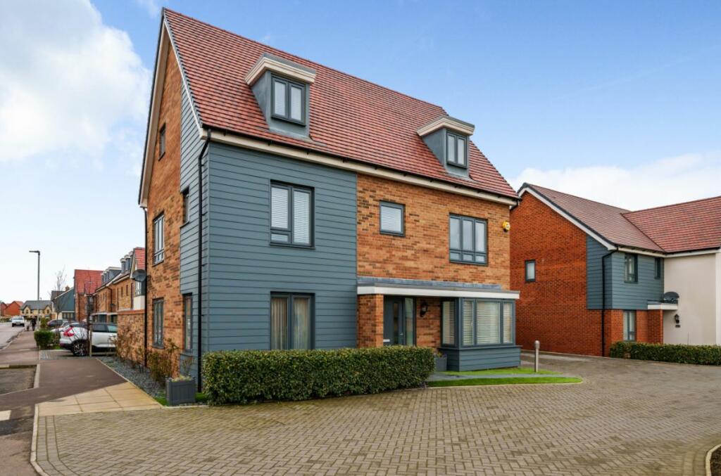 5 bedroom detached house for sale in Burgoyne Avenue, Wootton, Bedford
