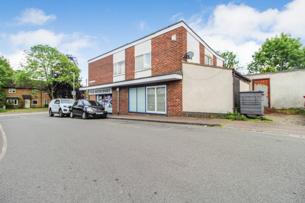 6 bedroom detached house for sale in St. Johns Avenue, Kempston, Bedford, MK42